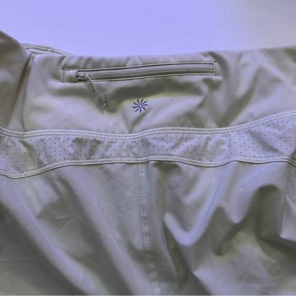 Athleta Run With It 4.5" Short Tequilla Green size XL - Picture 5 of 7